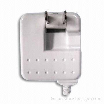 Travel Charger with Input Voltages of 90 to 120V AC and 700mA Output Current, RoHS/CE Certified